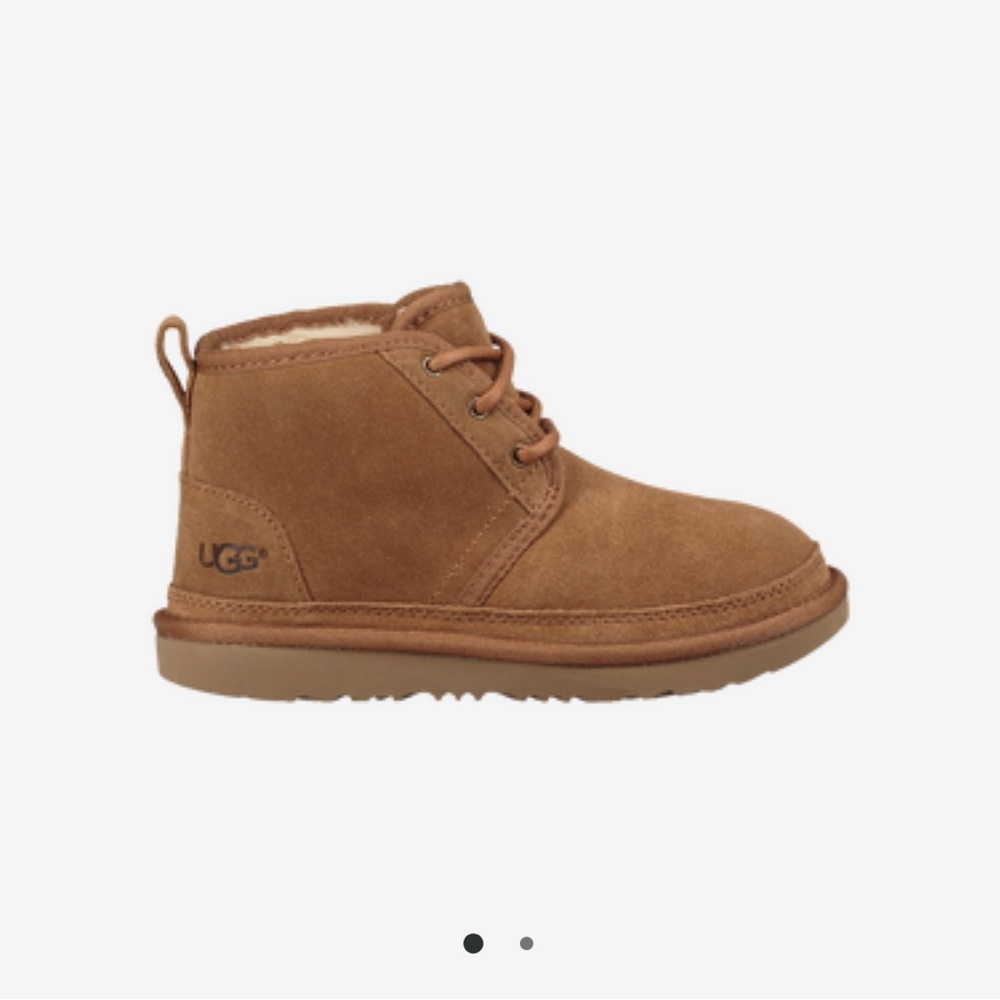 Ugg neumel boots size 4y/5.5 women’s